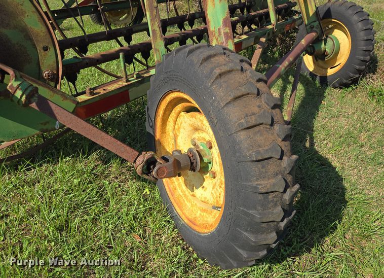 image for item DT5350 John Deere hay rake