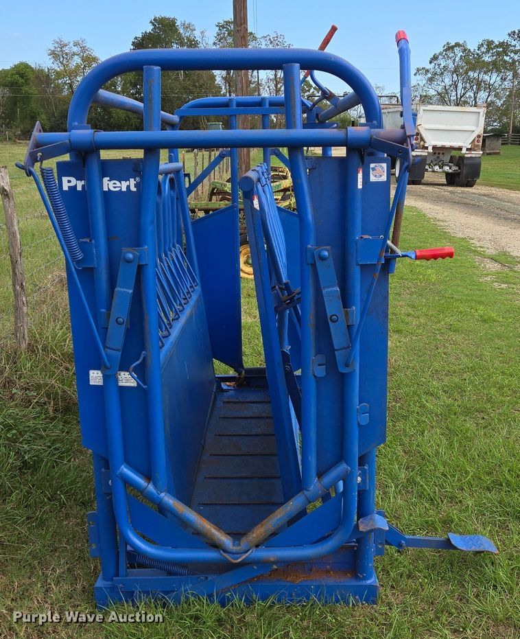 image for item DT5351 Priefert 81 squeeze chute