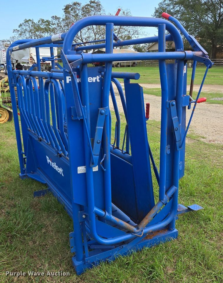 image for item DT5351 Priefert 81 squeeze chute