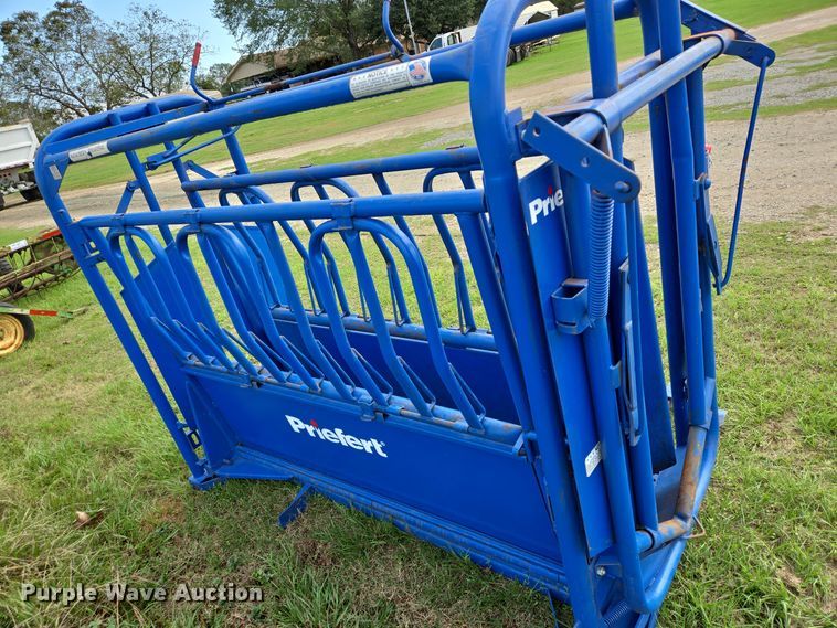 image for item DT5351 Priefert 81 squeeze chute