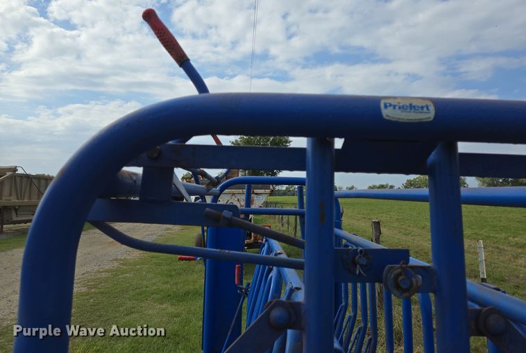 image for item DT5351 Priefert 81 squeeze chute