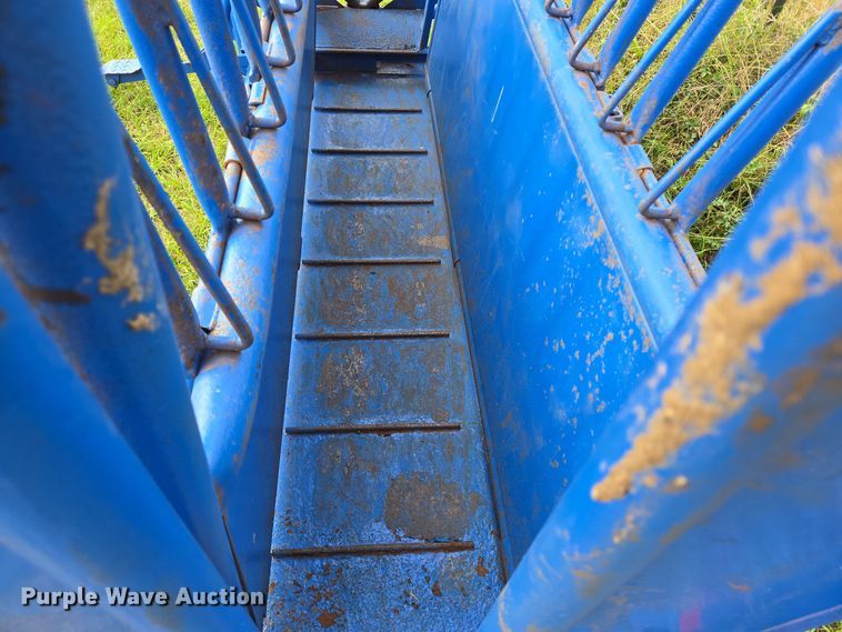 image for item DT5351 Priefert 81 squeeze chute