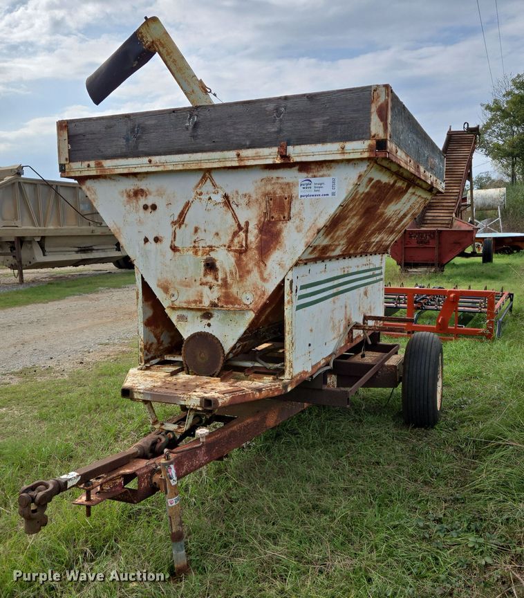 image for item DT5352 Feed wagon