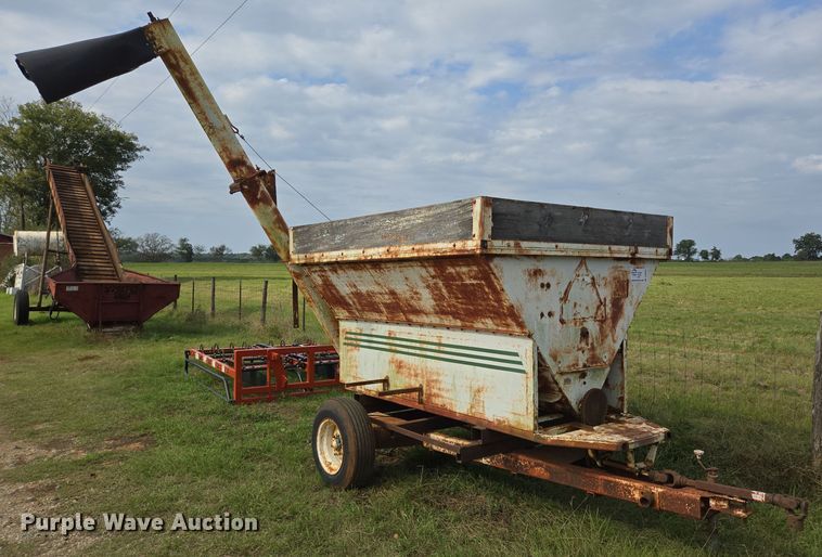 image for item DT5352 Feed wagon