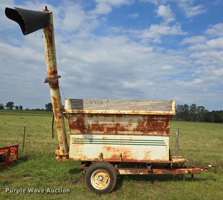 image for item DT5352 Feed wagon