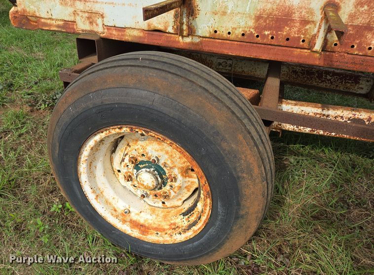 image for item DT5352 Feed wagon