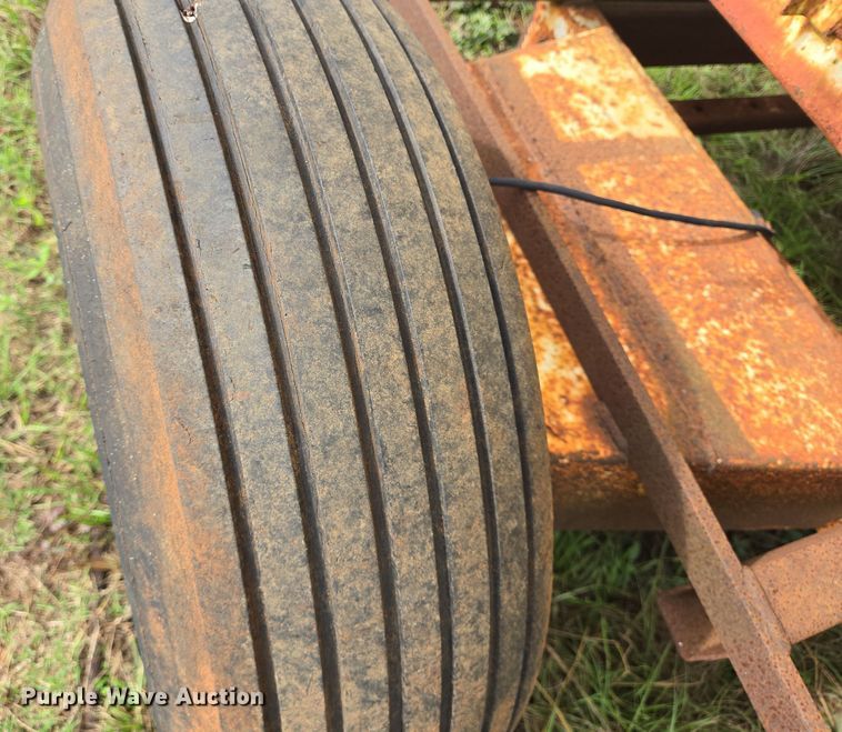 image for item DT5352 Feed wagon