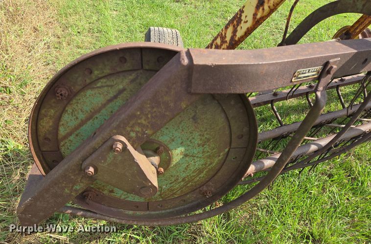 image for item DT5354 John Deere hay rake