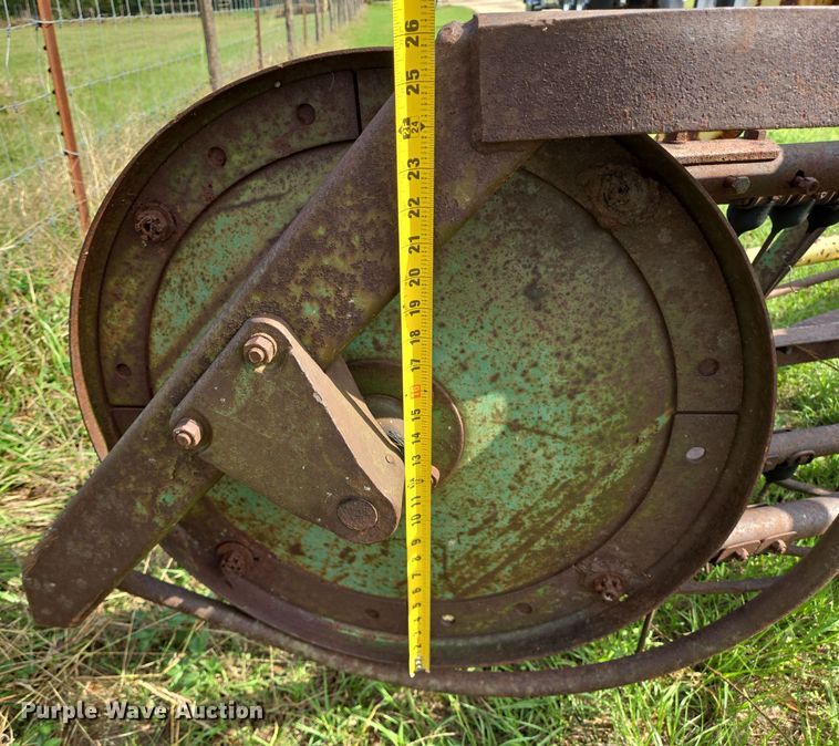 image for item DT5354 John Deere hay rake