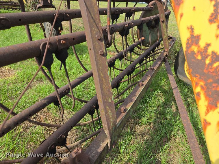 image for item DT5354 John Deere hay rake