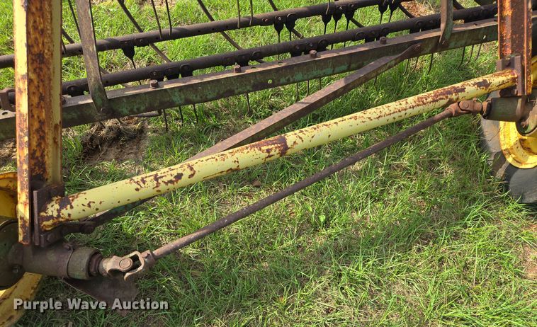 image for item DT5354 John Deere hay rake