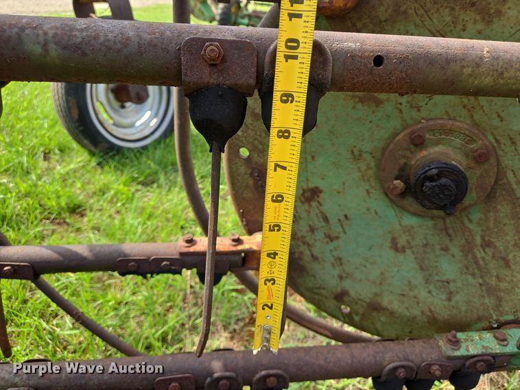 image for item DT5354 John Deere hay rake