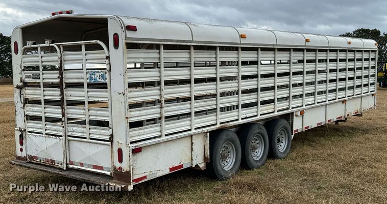 image for item DU9537 2006 Coose livestock trailer