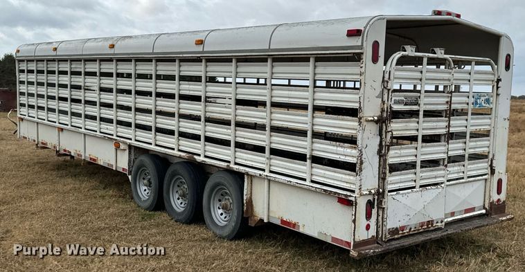 image for item DU9537 2006 Coose livestock trailer