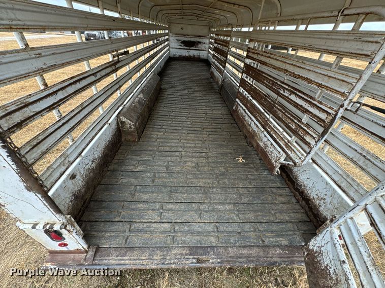 image for item DU9537 2006 Coose livestock trailer