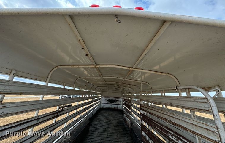 image for item DU9537 2006 Coose livestock trailer