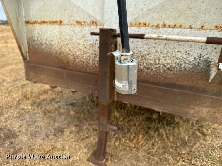 image for item DU9537 2006 Coose livestock trailer