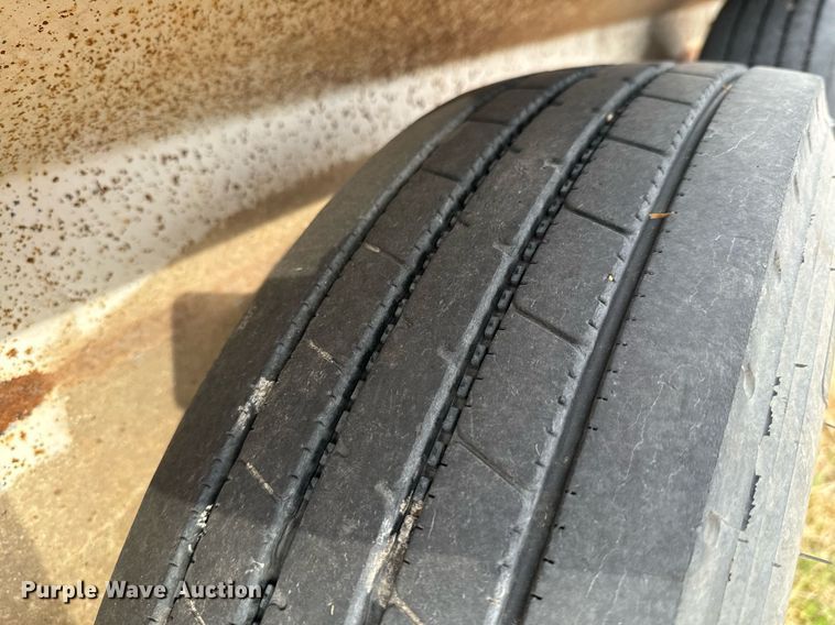 image for item DU9537 2006 Coose livestock trailer