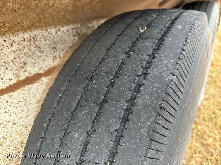 image for item DU9537 2006 Coose livestock trailer