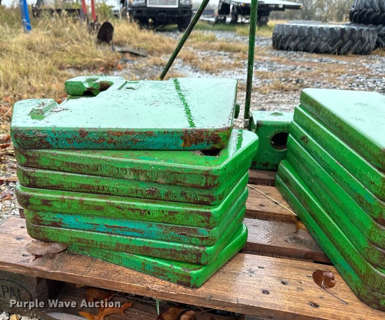 image for item DU9559 (14) John Deere suitcase weights