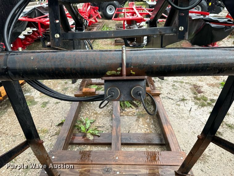 image for item DU9562 Buhler Allied 895 loader