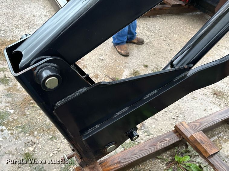 image for item DU9562 Buhler Allied 895 loader