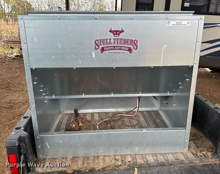 image for item DU9574 Stull Feeders cake feeder