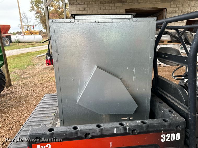 image for item DU9574 Stull Feeders cake feeder