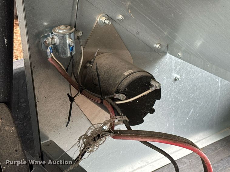 image for item DU9574 Stull Feeders cake feeder