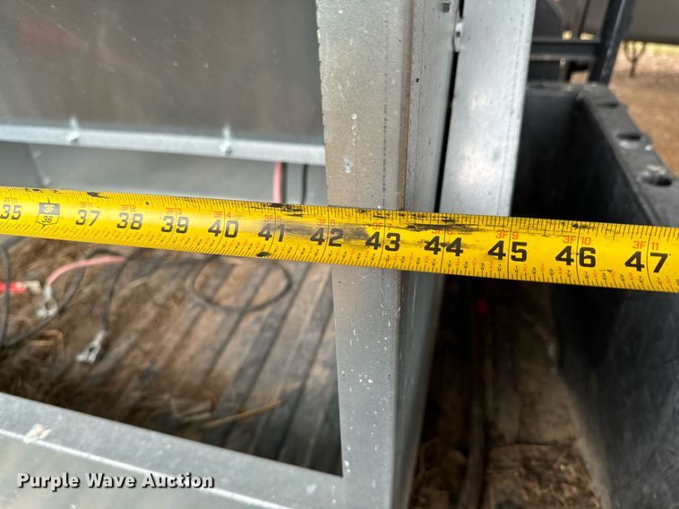 image for item DU9574 Stull Feeders cake feeder