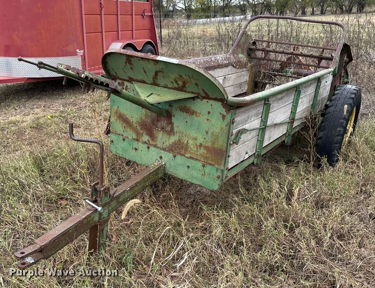 image for item DU9575 John Deere manure spreader
