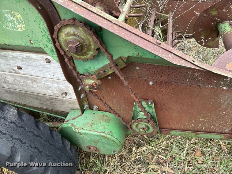 image for item DU9575 John Deere manure spreader