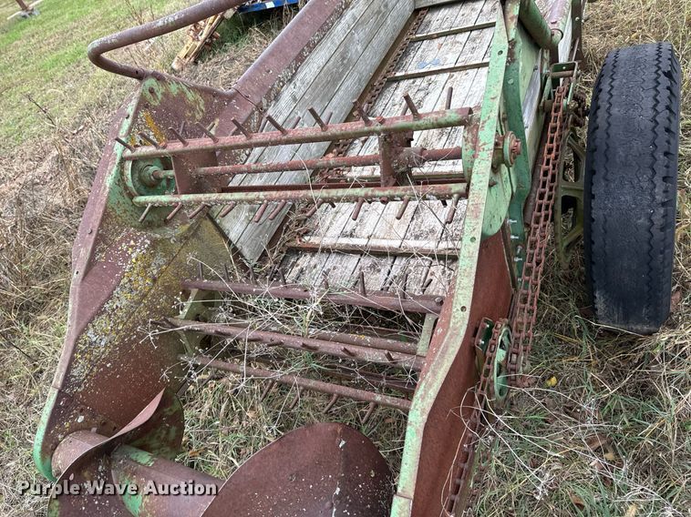 image for item DU9575 John Deere manure spreader