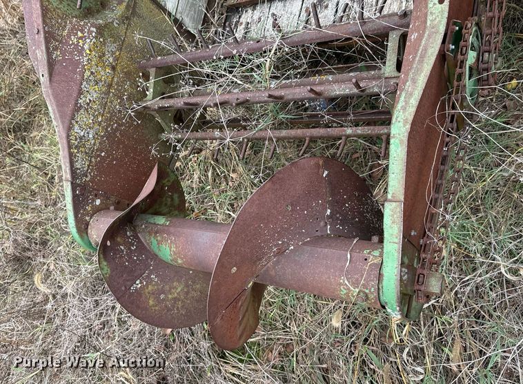 image for item DU9575 John Deere manure spreader