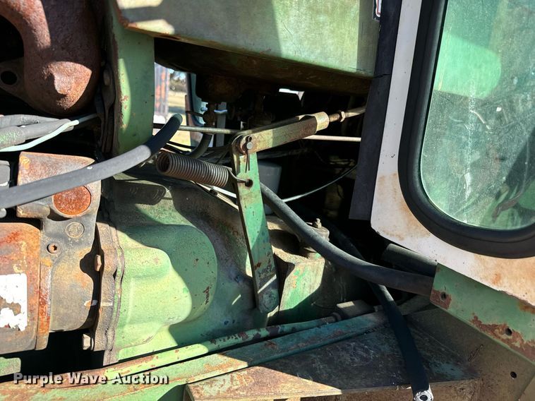 image for item DU9620 1968 Oliver  1750 tractor