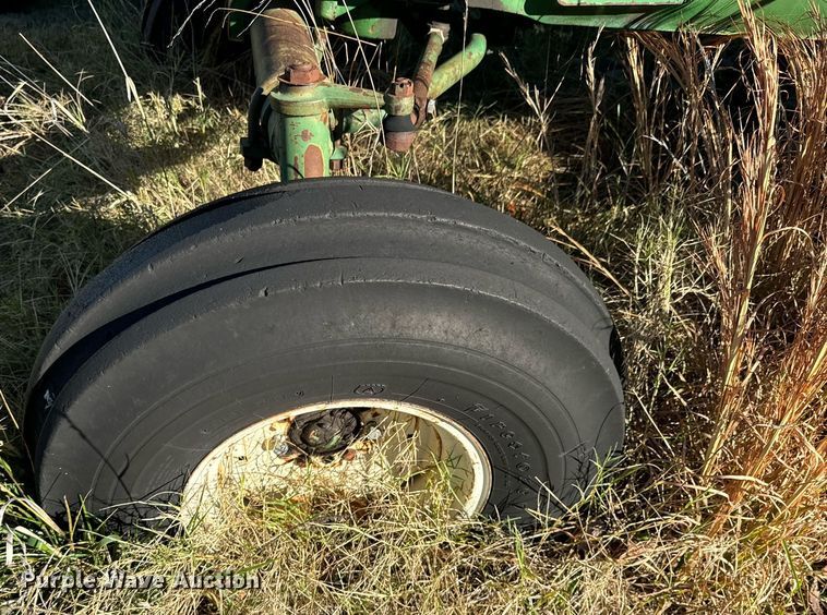 image for item DU9620 1968 Oliver  1750 tractor