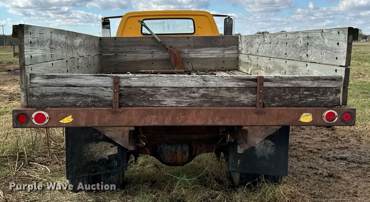 image for item DU9650 1979 Chevrolet C60 dump flatbed truck