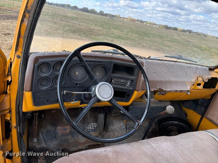 image for item DU9650 1979 Chevrolet C60 dump flatbed truck