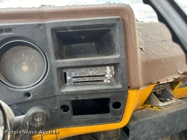 image for item DU9650 1979 Chevrolet C60 dump flatbed truck