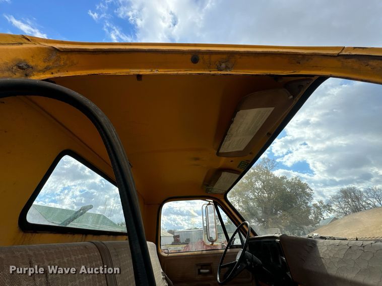 image for item DU9650 1979 Chevrolet C60 dump flatbed truck