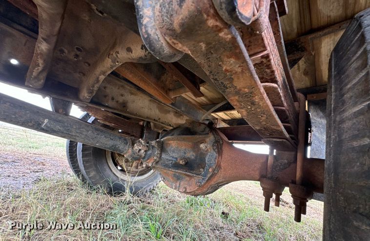 image for item DU9650 1979 Chevrolet C60 dump flatbed truck