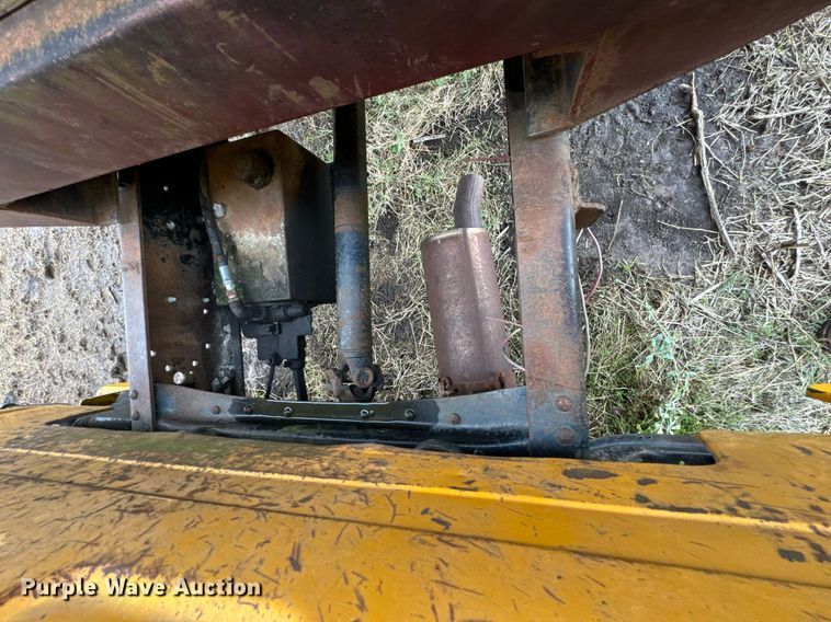 image for item DU9650 1979 Chevrolet C60 dump flatbed truck