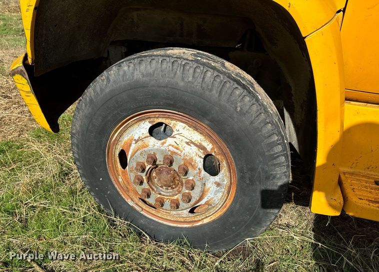 image for item DU9650 1979 Chevrolet C60 dump flatbed truck