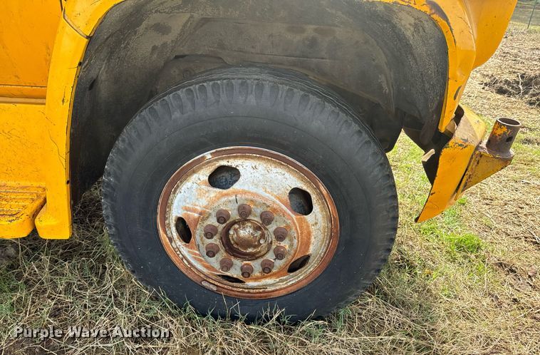 image for item DU9650 1979 Chevrolet C60 dump flatbed truck