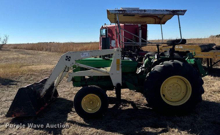 image for item DV2849 John Deere 2040 tractor