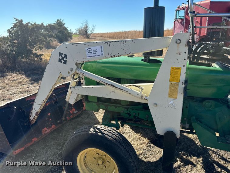 image for item DV2849 John Deere 2040 tractor