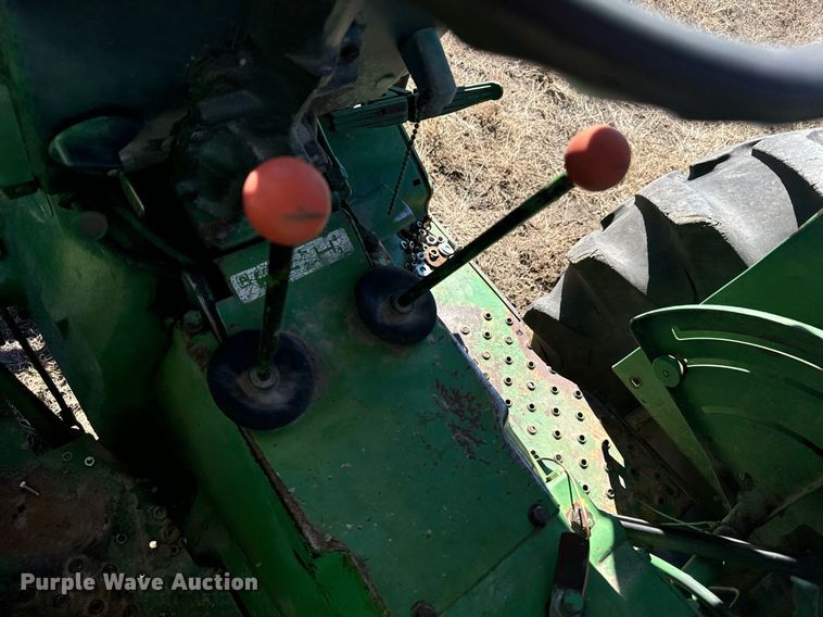 image for item DV2849 John Deere 2040 tractor