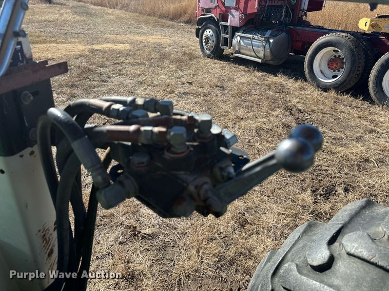 image for item DV2849 John Deere 2040 tractor