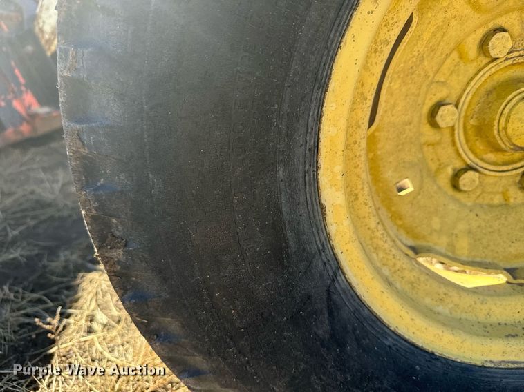 image for item DV2849 John Deere 2040 tractor