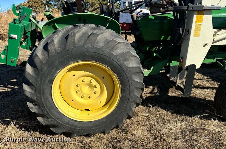 image for item DV2849 John Deere 2040 tractor